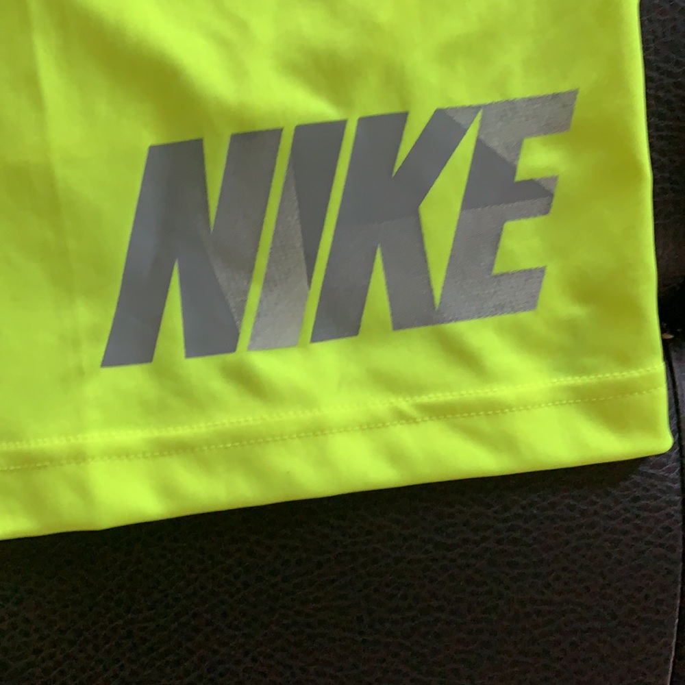 Nike - Picture 3 of 8